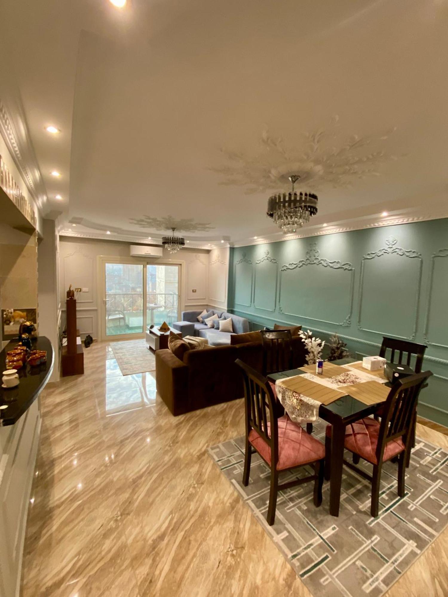 Apartment Zlato Pyramids View Tours & *