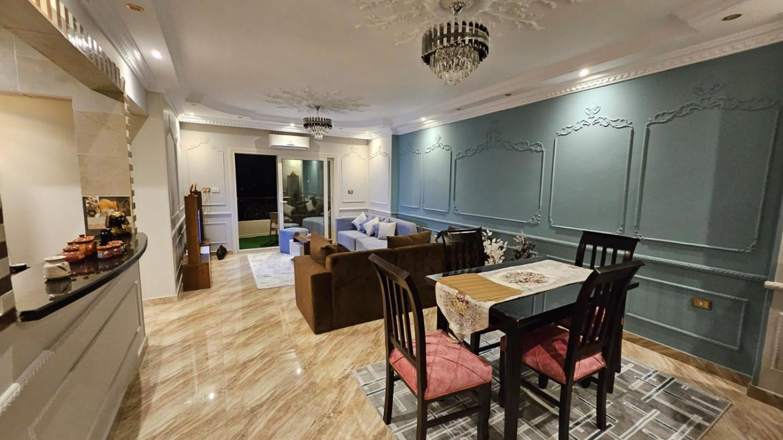 Zlato Pyramids View Tours & Apartment Cairo