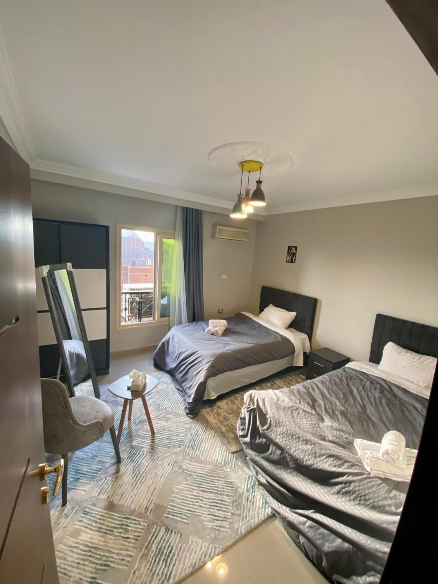 Apartment Zlato Pyramids View Tours &